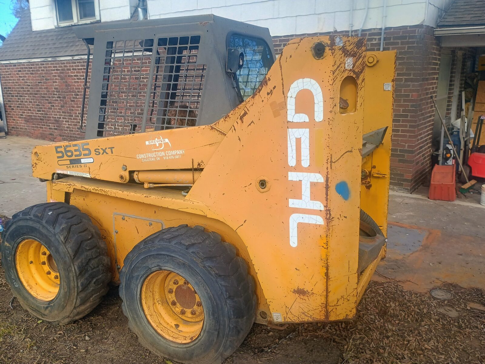 Gehl 5635 SXT — still wearing the old construction company decal