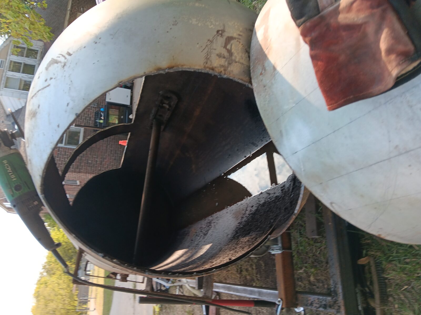 Inside the firebox — grate and baffle visible